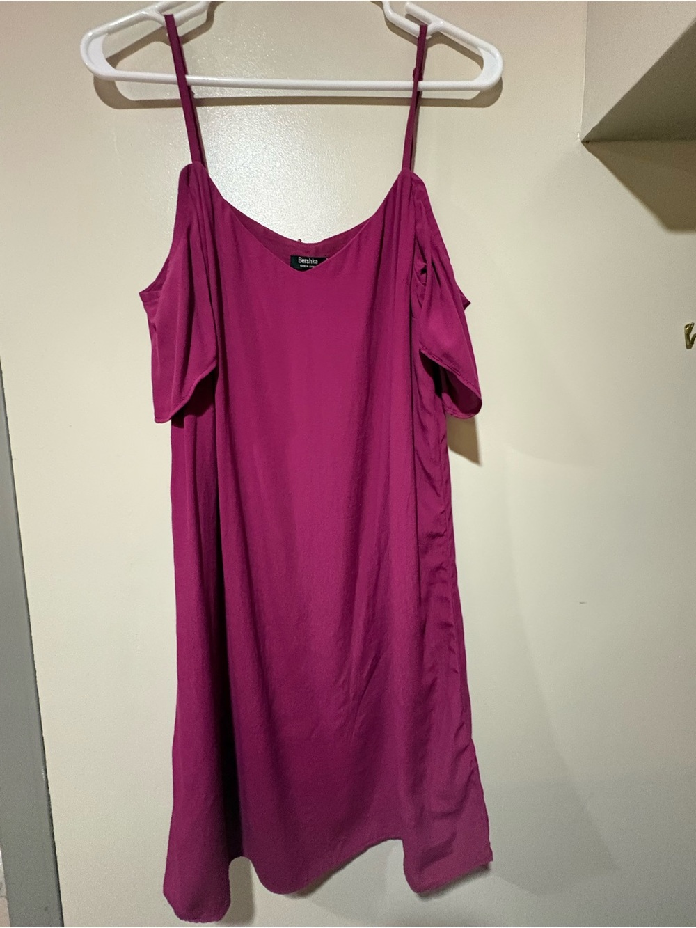 Bershka Women's Cold-Shoulder Dress in Magenta